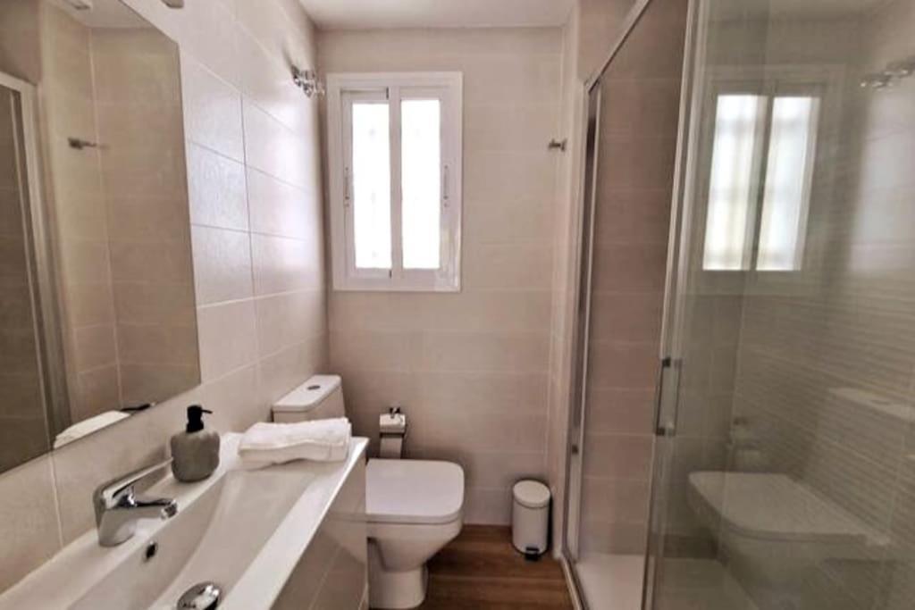 Moderno Apartamento Sevilla Zona Nervion. Wifi/Ac מראה חיצוני תמונה